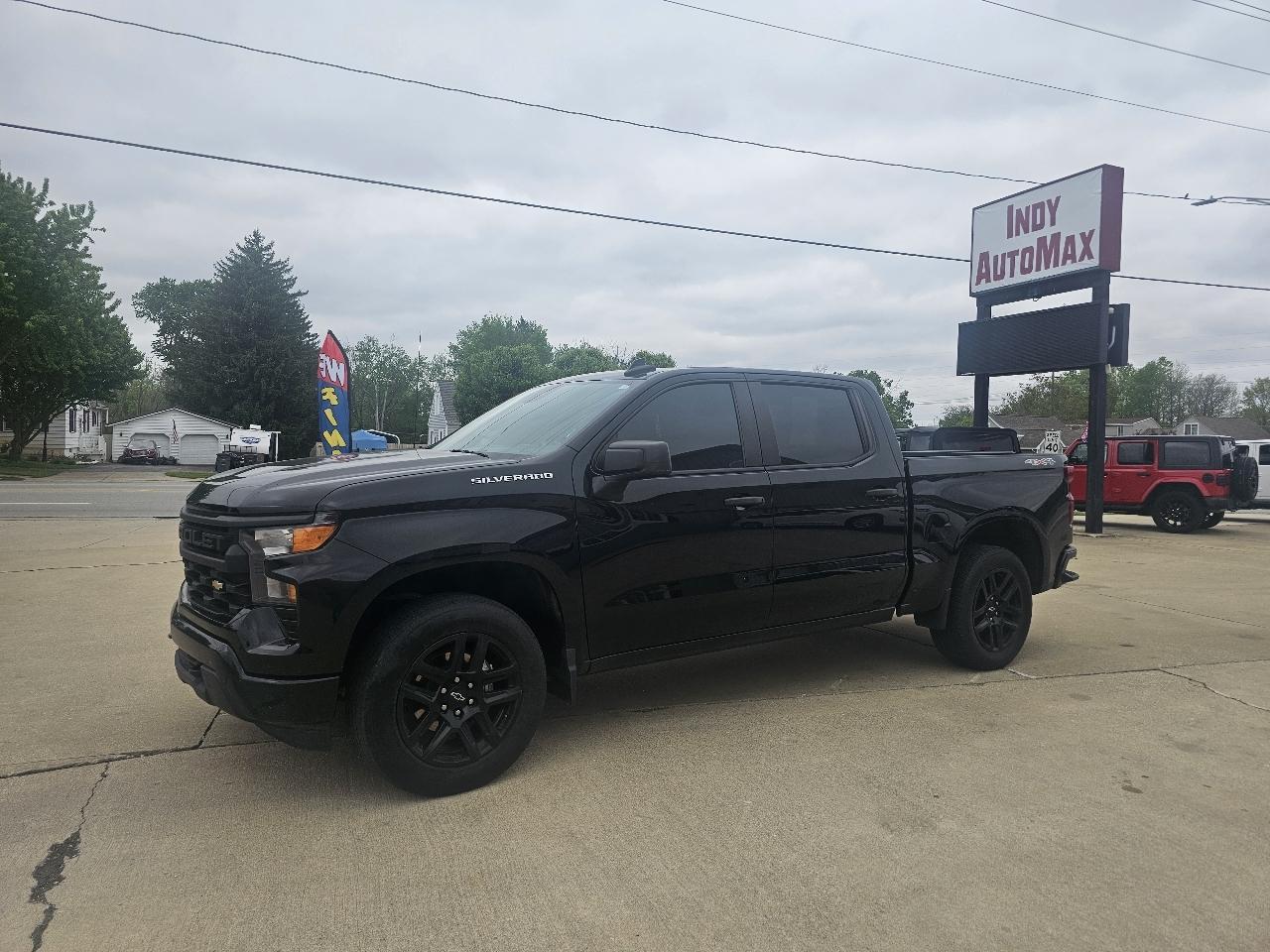Chevrolet Silverado 1500 Custom Crew Cab 4WD 2023