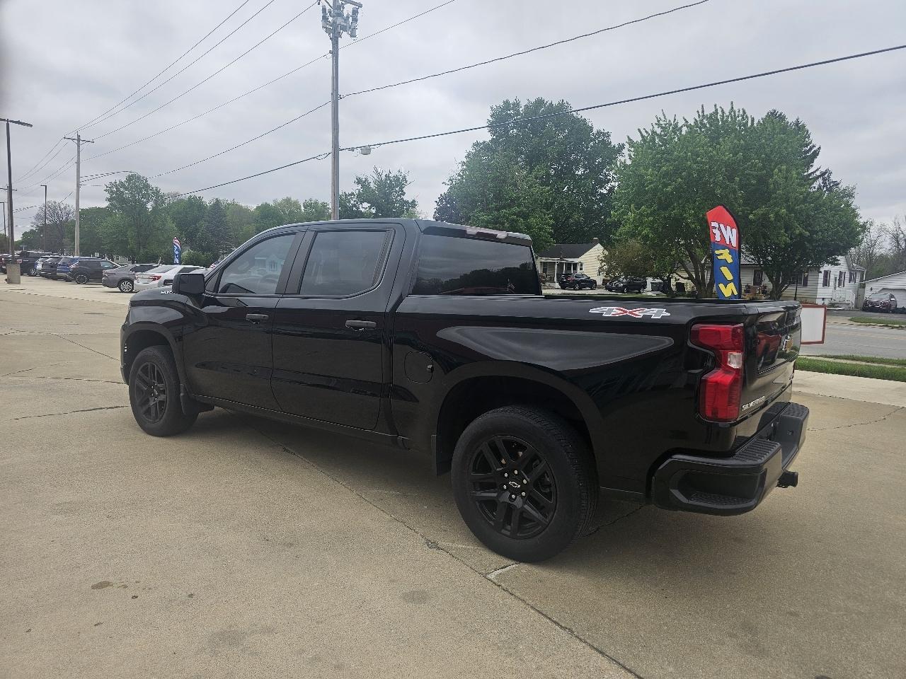 Chevrolet Silverado 1500 Custom Crew Cab 4WD 2023