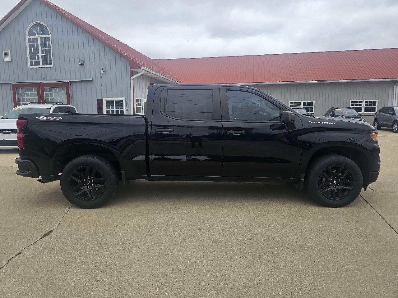 Chevrolet Silverado 1500 Custom Crew Cab 4WD 2023