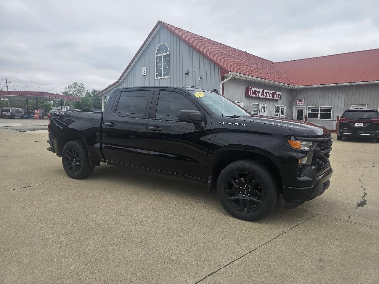 Chevrolet Silverado 1500 Custom Crew Cab 4WD 2023