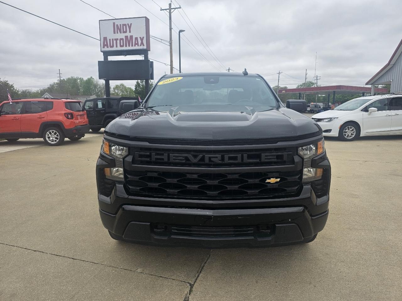 Chevrolet Silverado 1500 Custom Crew Cab 4WD 2023