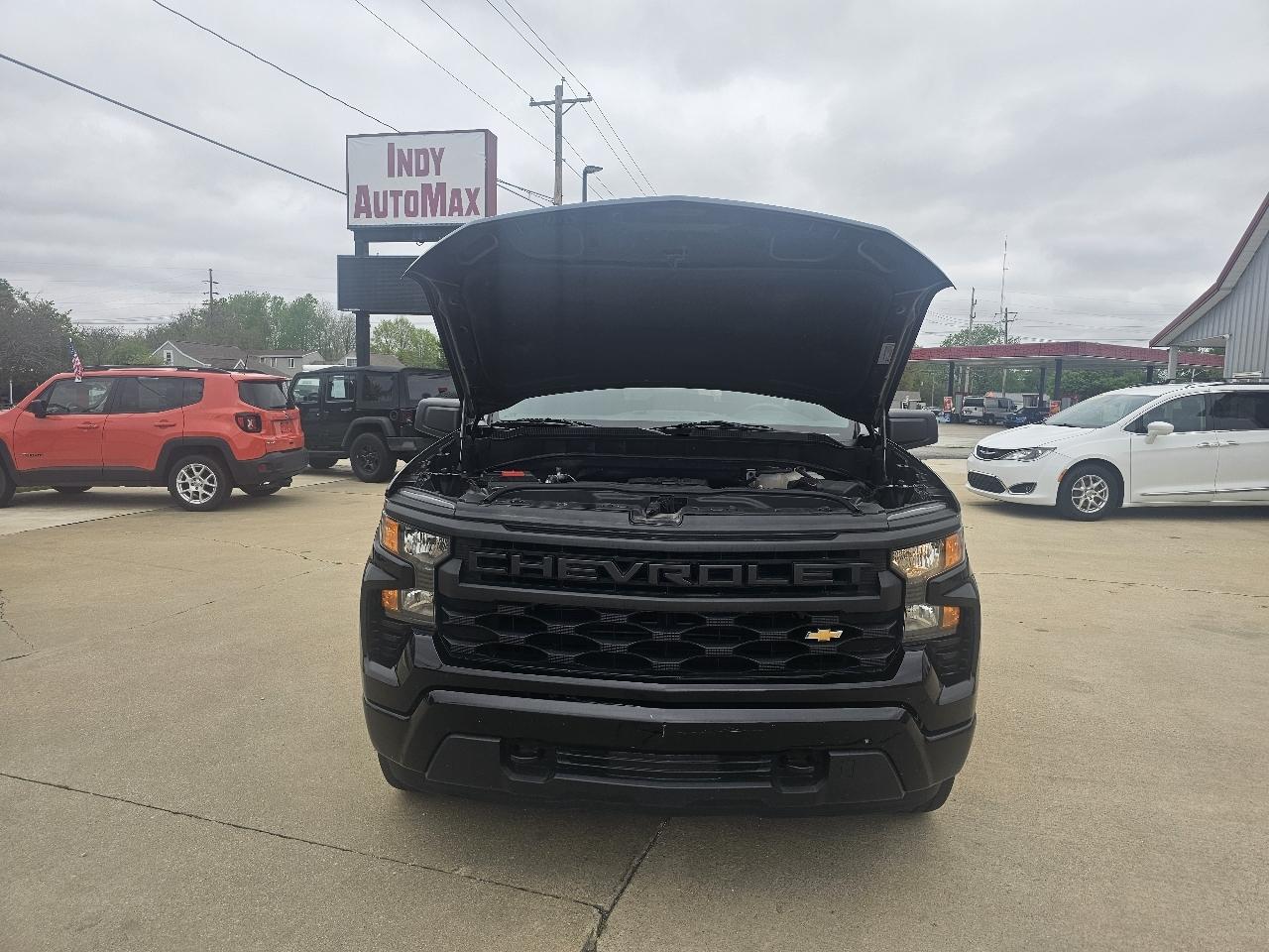 Chevrolet Silverado 1500 Custom Crew Cab 4WD 2023