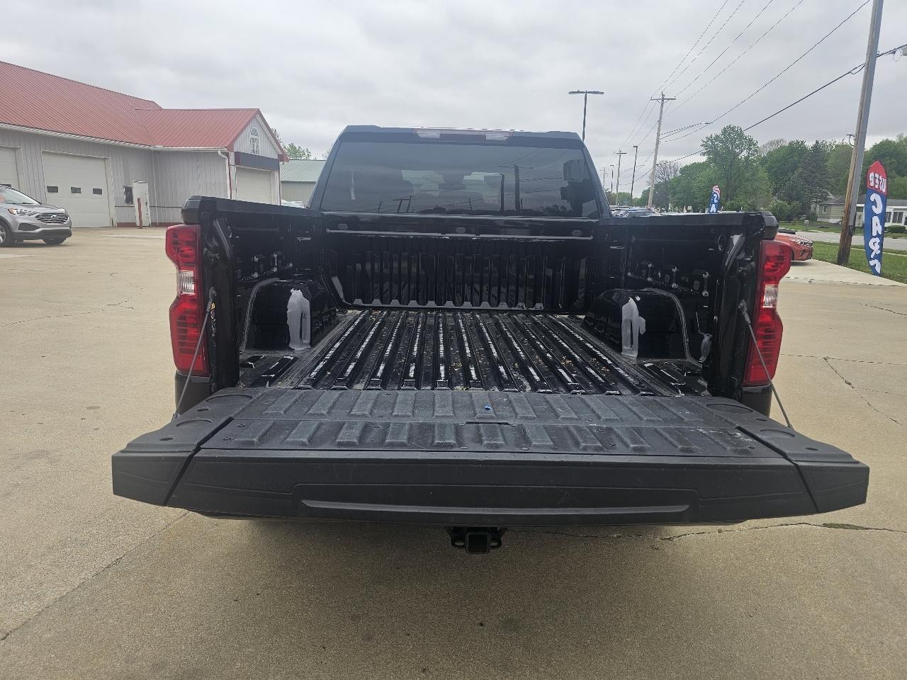 Chevrolet Silverado 1500 Custom Crew Cab 4WD 2023