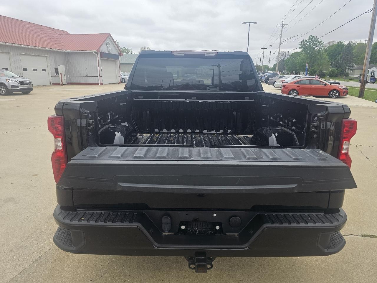Chevrolet Silverado 1500 Custom Crew Cab 4WD 2023