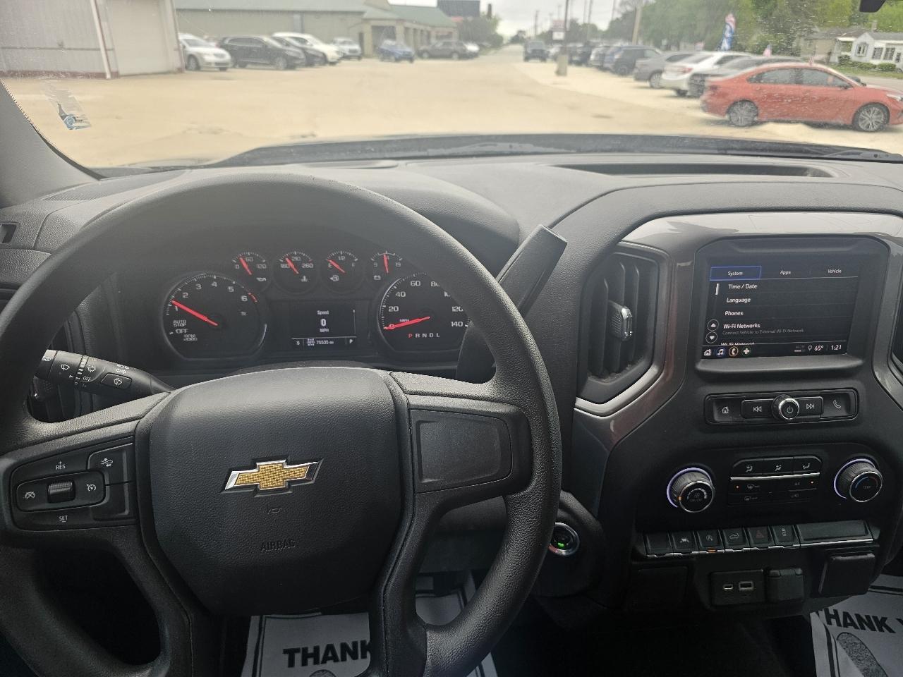 Chevrolet Silverado 1500 Custom Crew Cab 4WD 2023