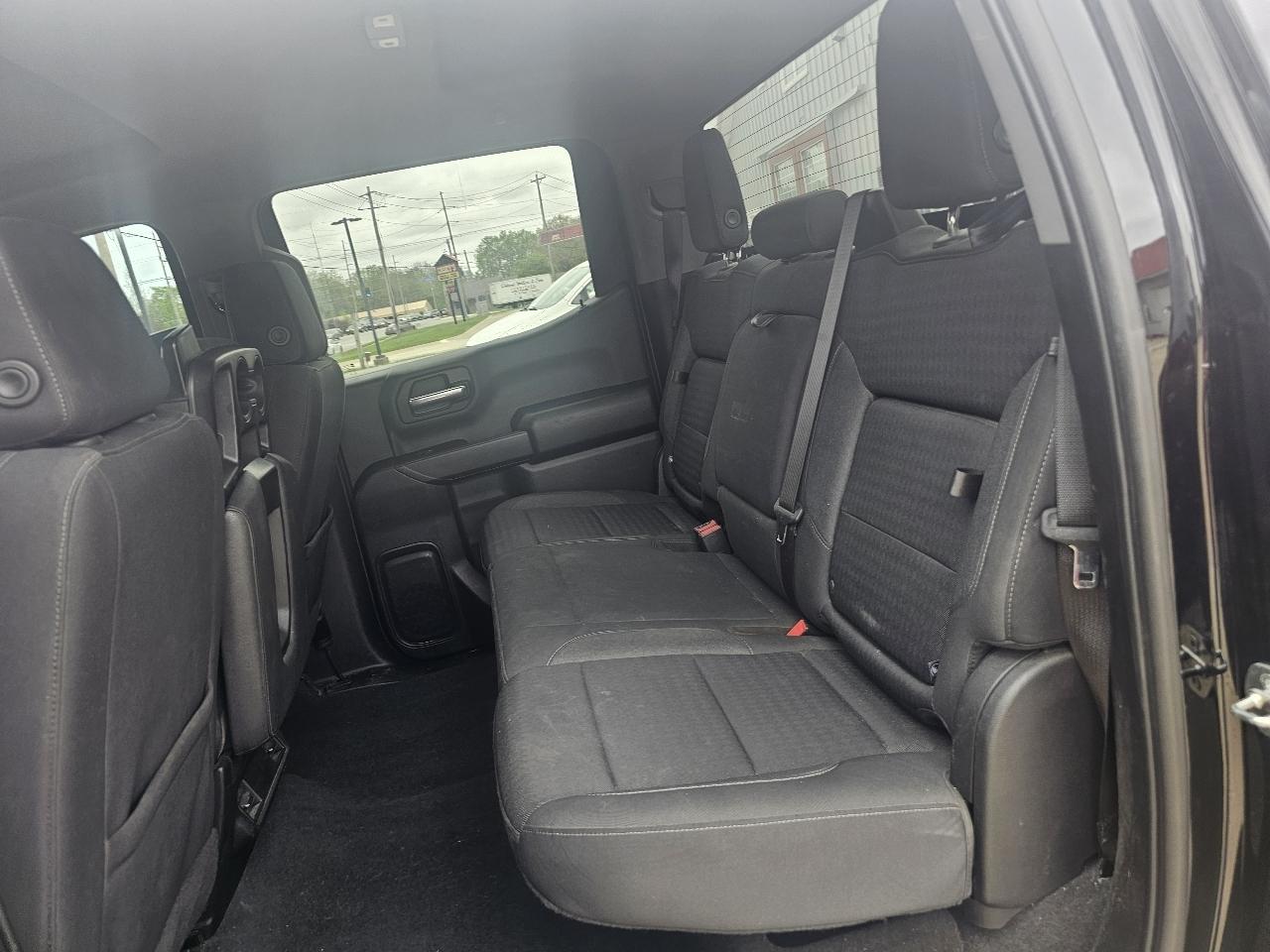 Chevrolet Silverado 1500 Custom Crew Cab 4WD 2023