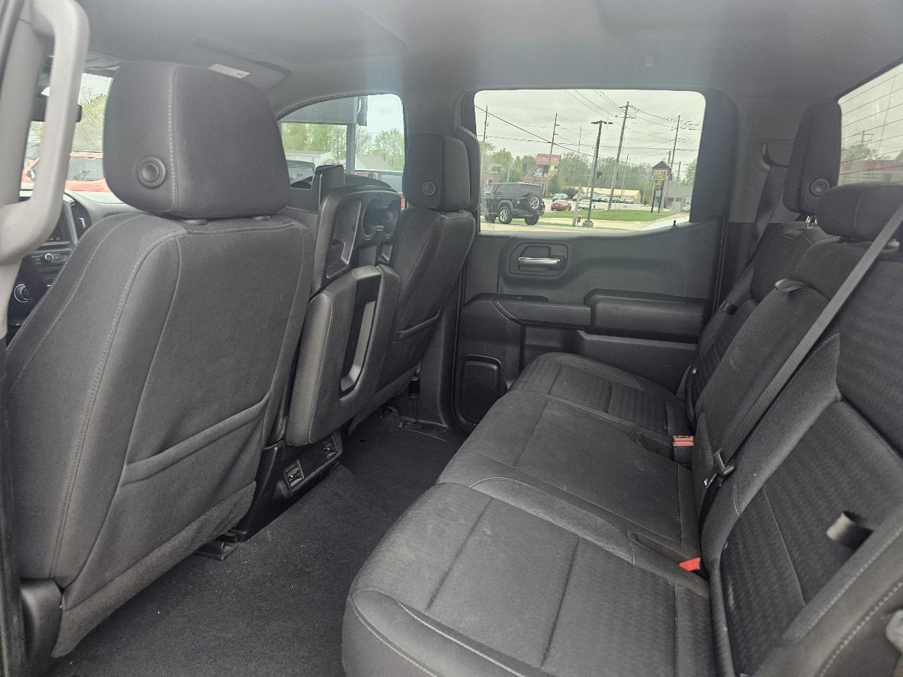Chevrolet Silverado 1500 Custom Crew Cab 4WD 2023