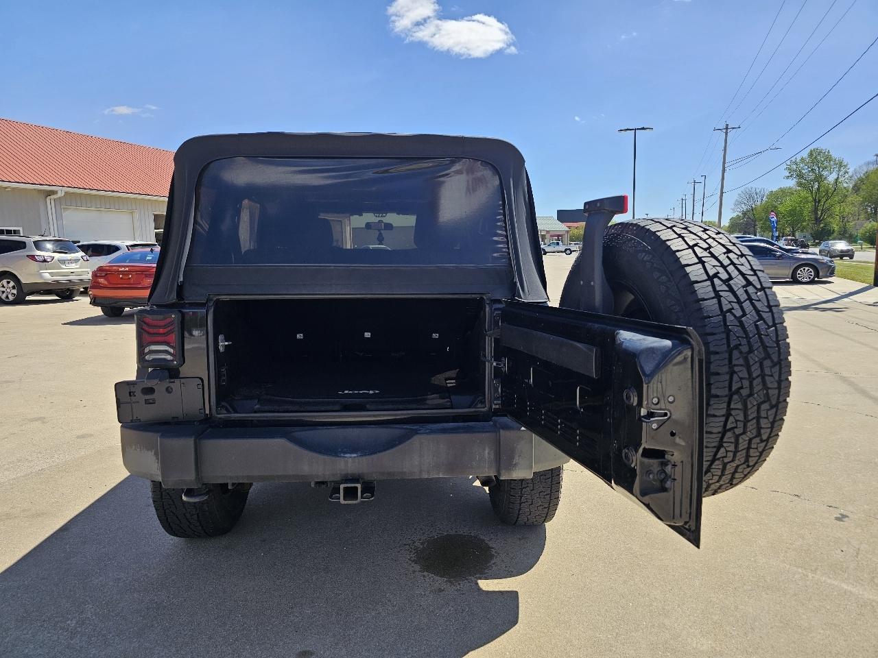 Jeep Wrangler Unlimited Sport 4WD 2012