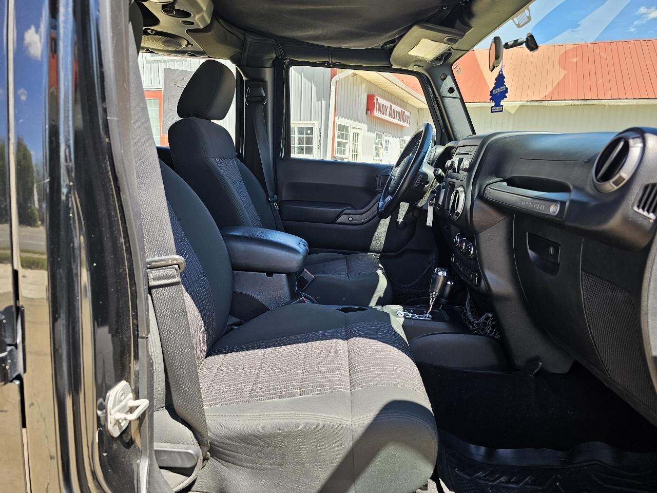 Jeep Wrangler Unlimited Sport 4WD 2012