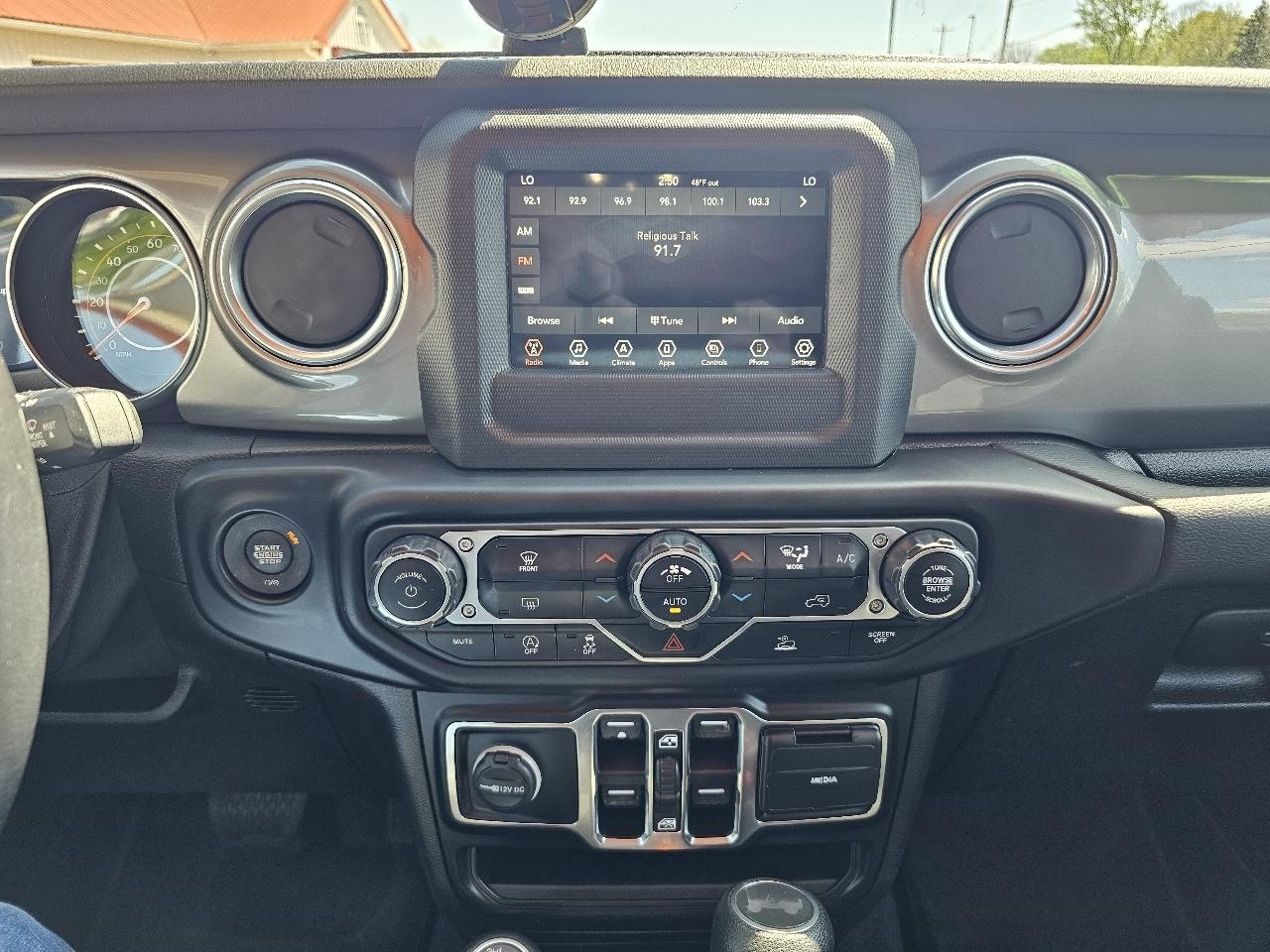 Jeep Wrangler Unlimited Sahara 2021