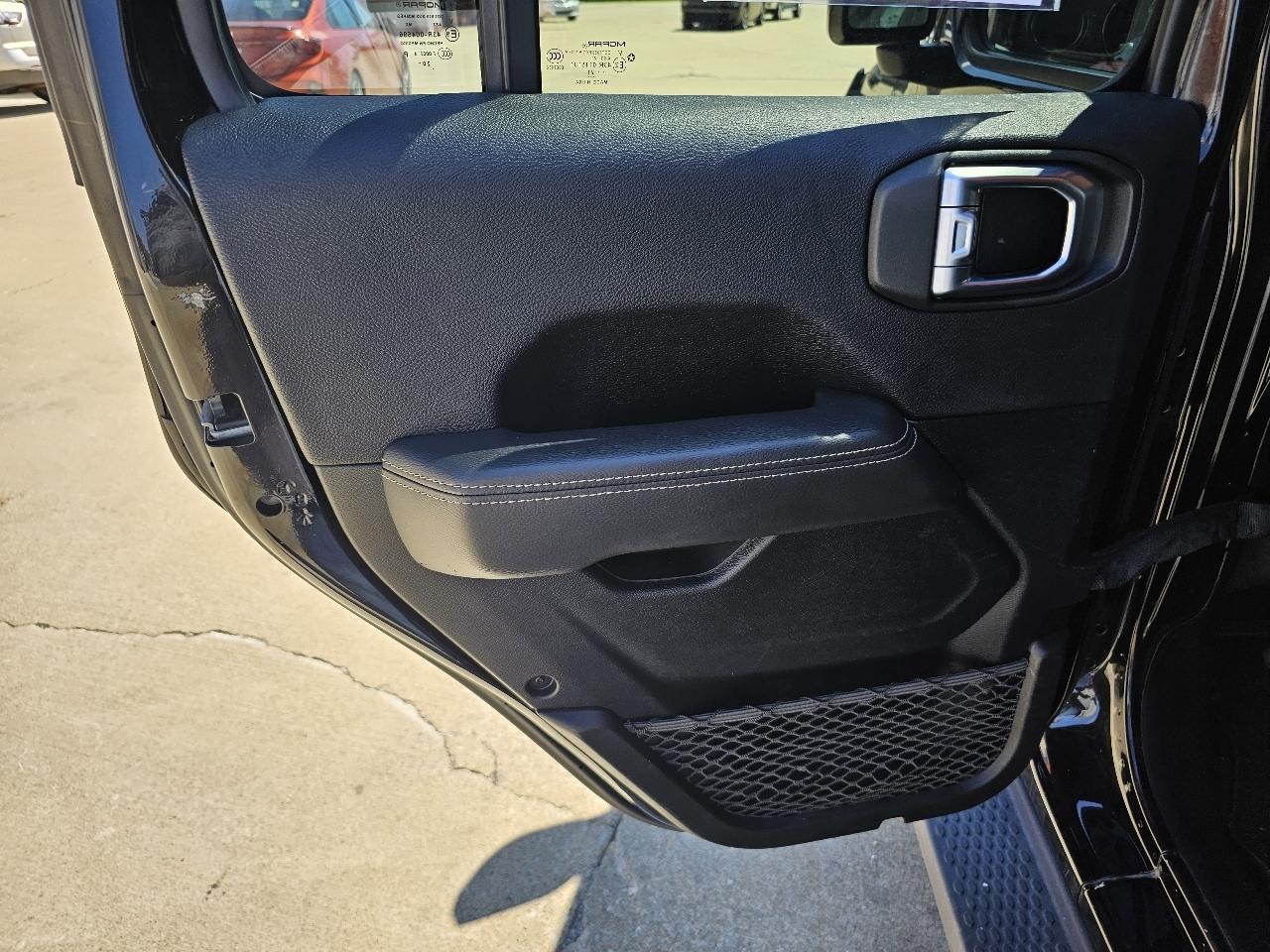 Jeep Wrangler Unlimited Sahara 2021