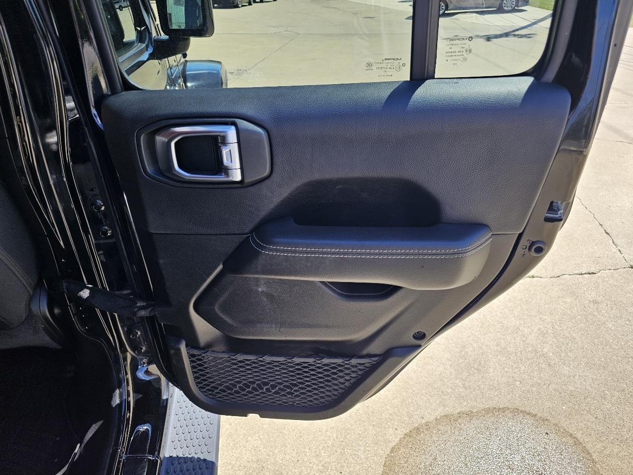 Jeep Wrangler Unlimited Sahara 2021