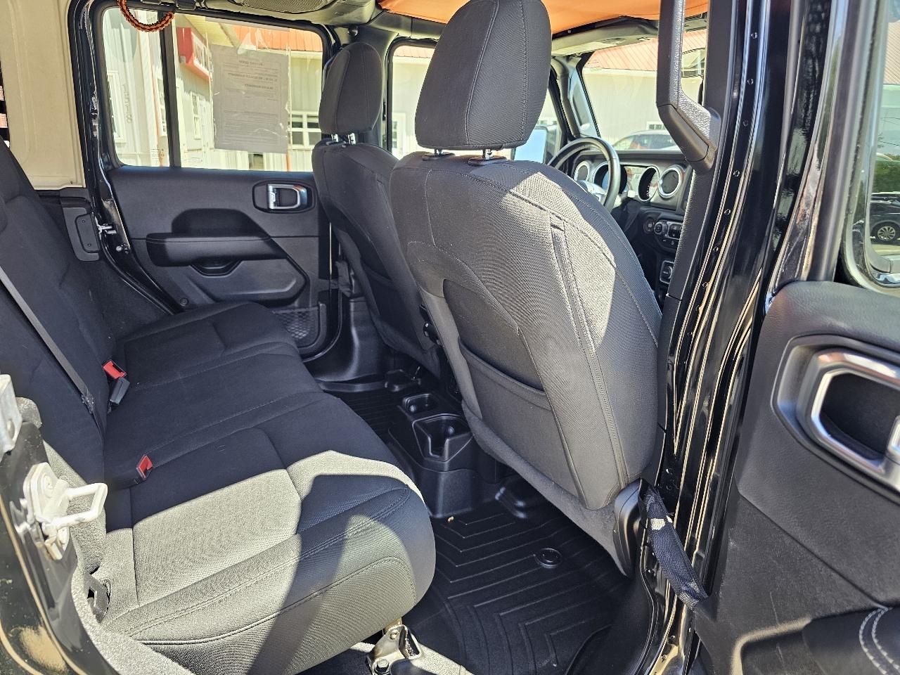 Jeep Wrangler Unlimited Sahara 2021