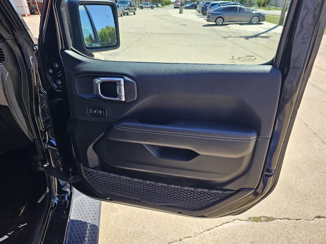 Jeep Wrangler Unlimited Sahara 2021