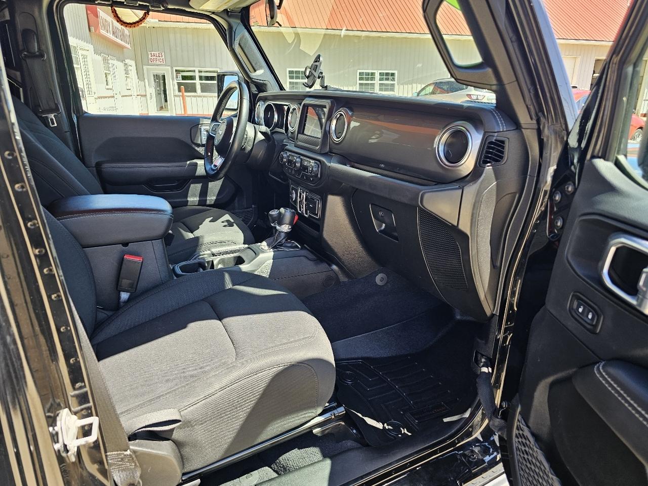Jeep Wrangler Unlimited Sahara 2021