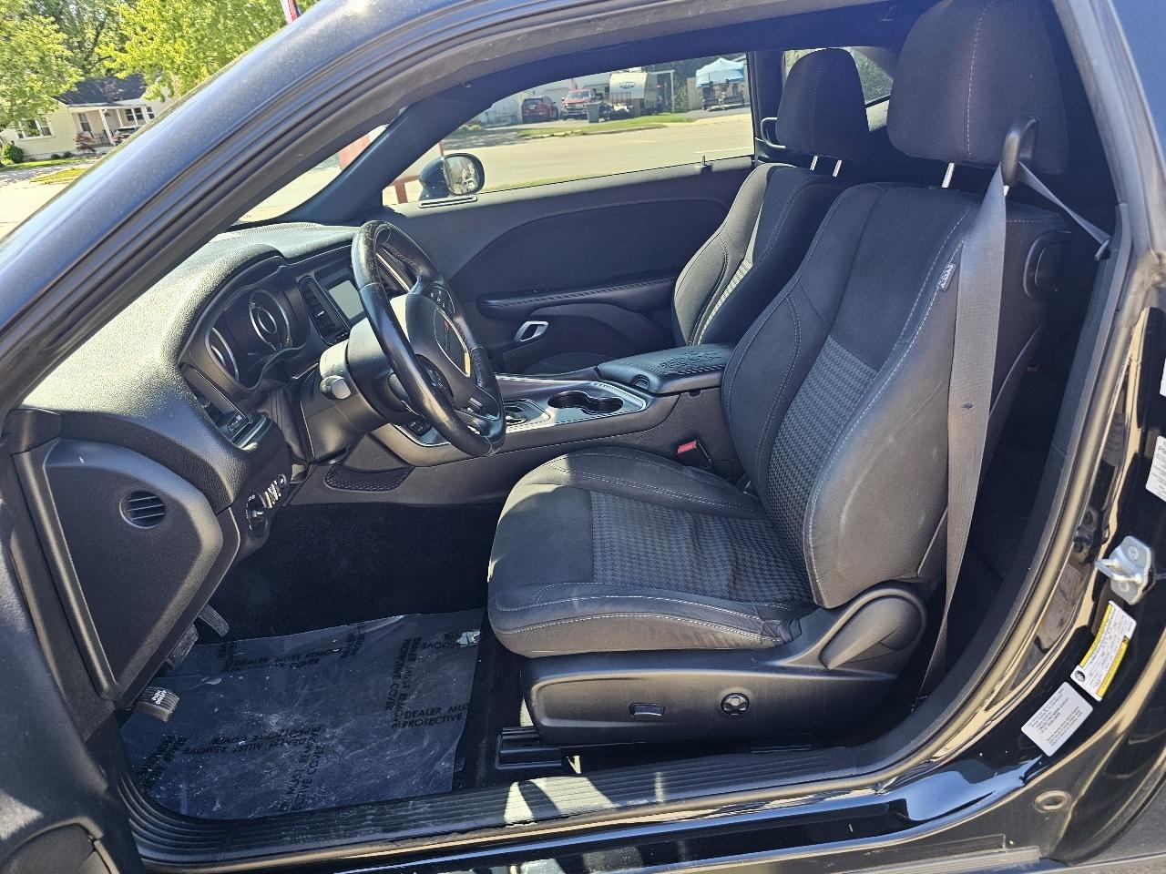 Dodge Challenger SXT 2015
