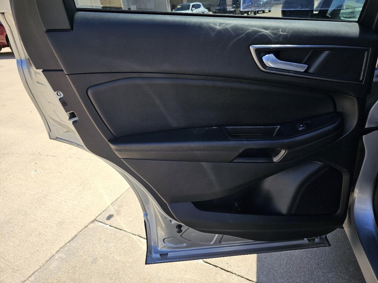 Ford Edge SE AWD 2022