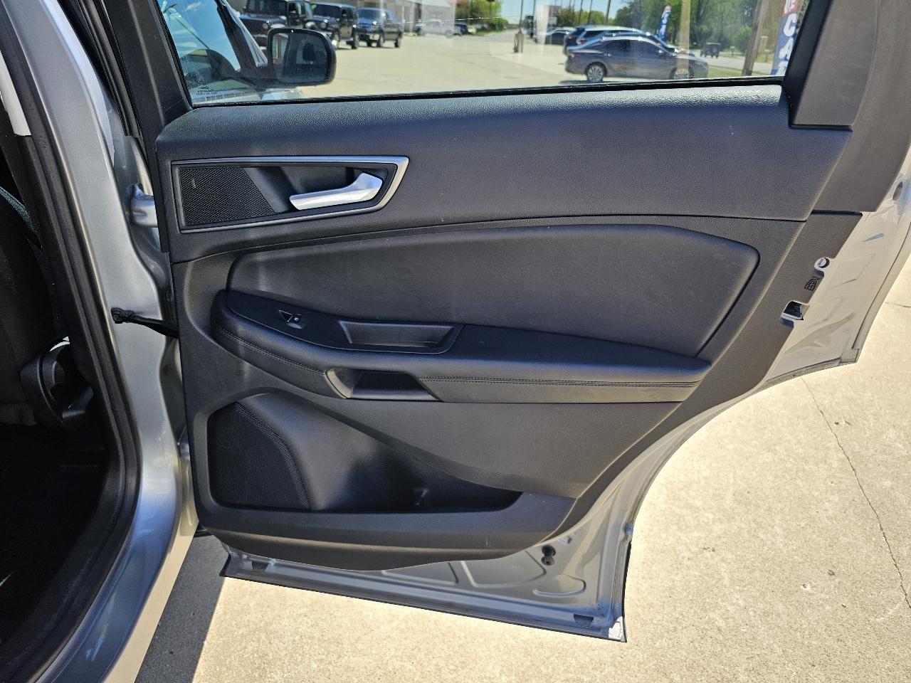 Ford Edge SE AWD 2022