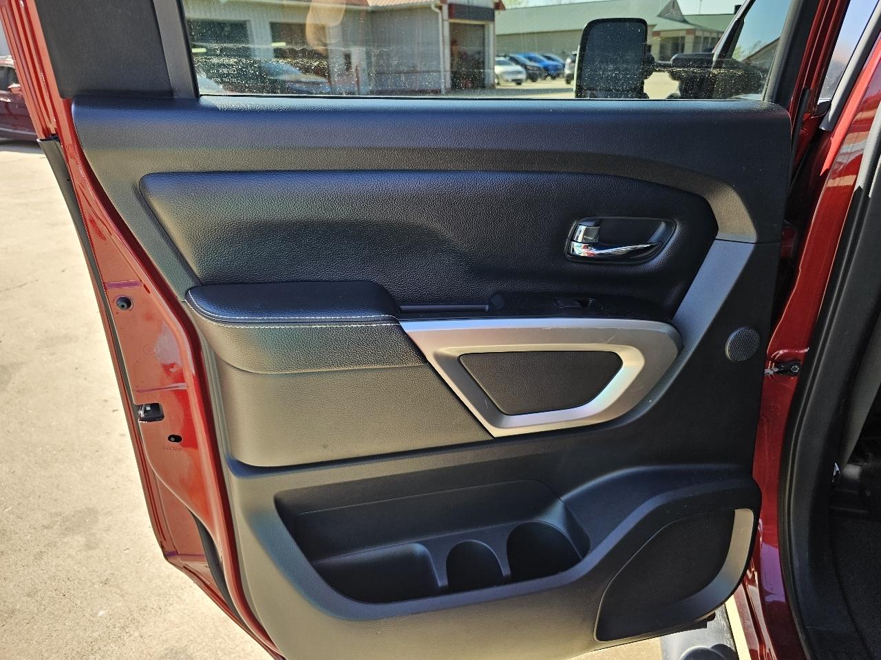 Nissan Titan XD S 4WD Diesel 2016