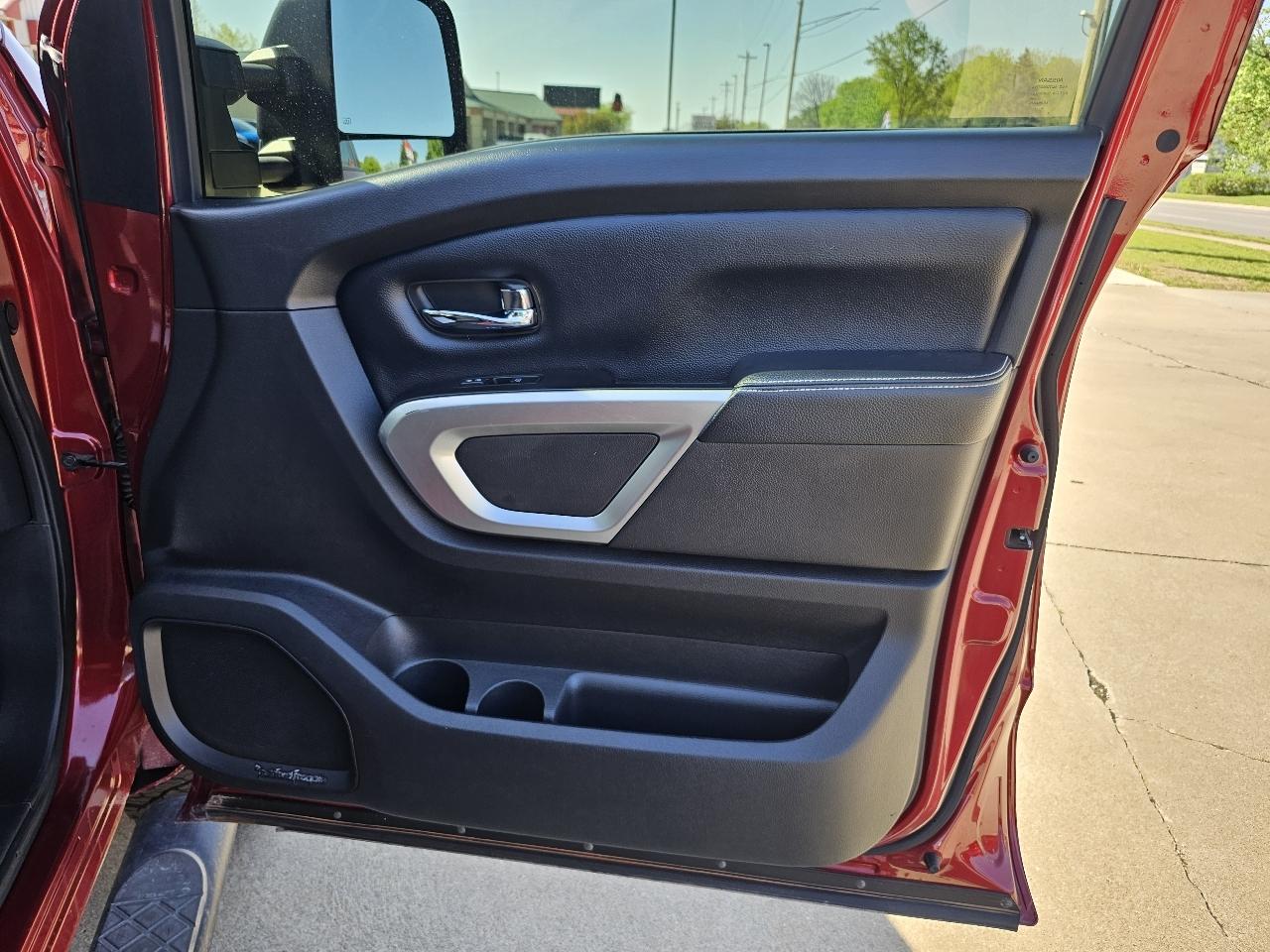 Nissan Titan XD S 4WD Diesel 2016