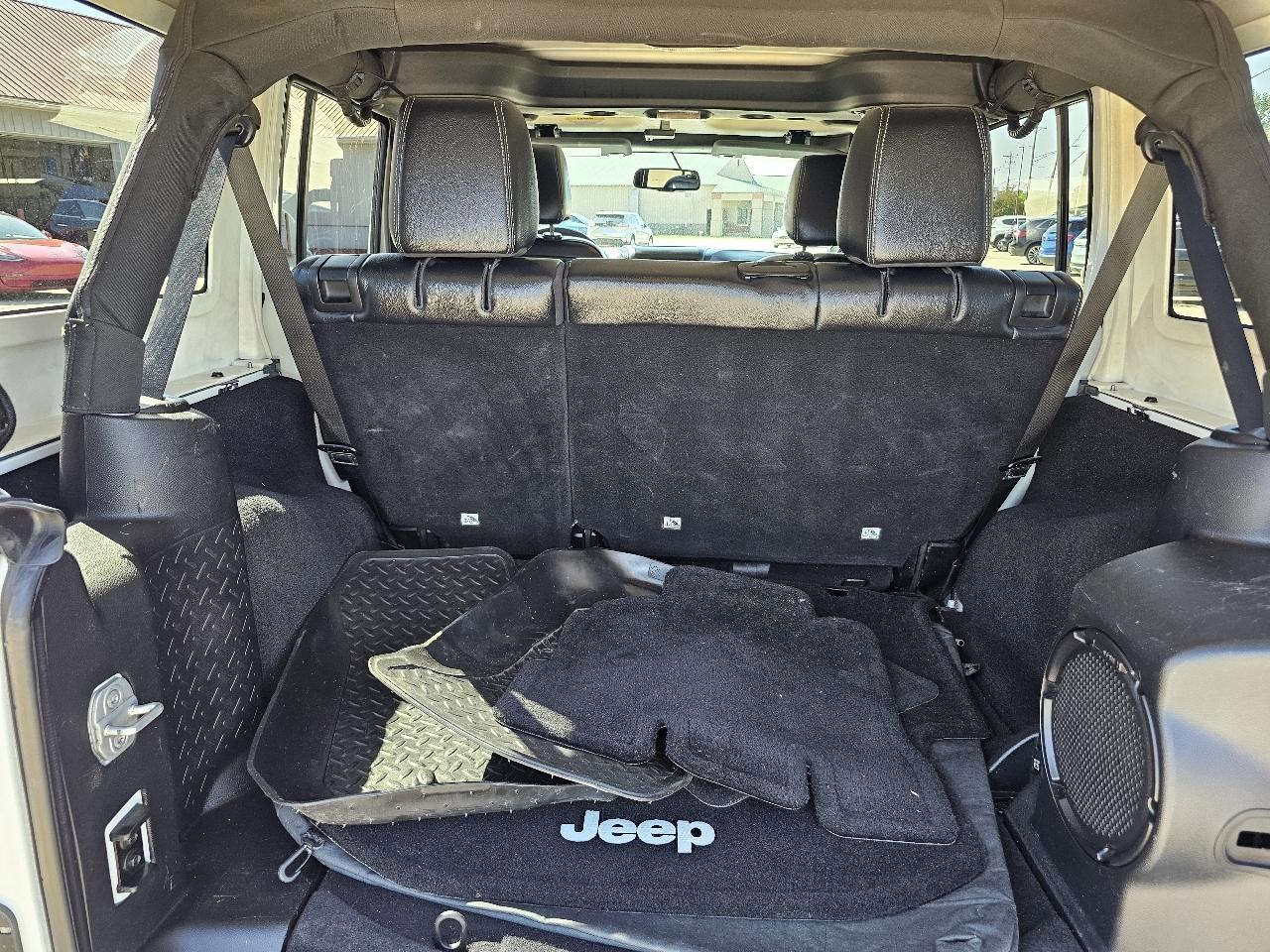 Jeep Wrangler Unlimited Sahara 4WD 2013
