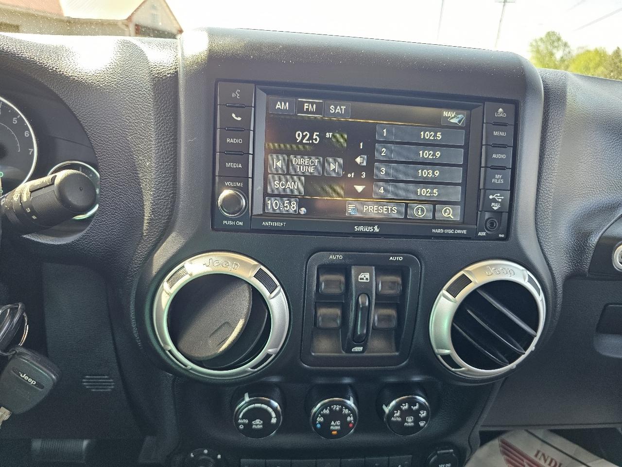 Jeep Wrangler Unlimited Sahara 4WD 2013