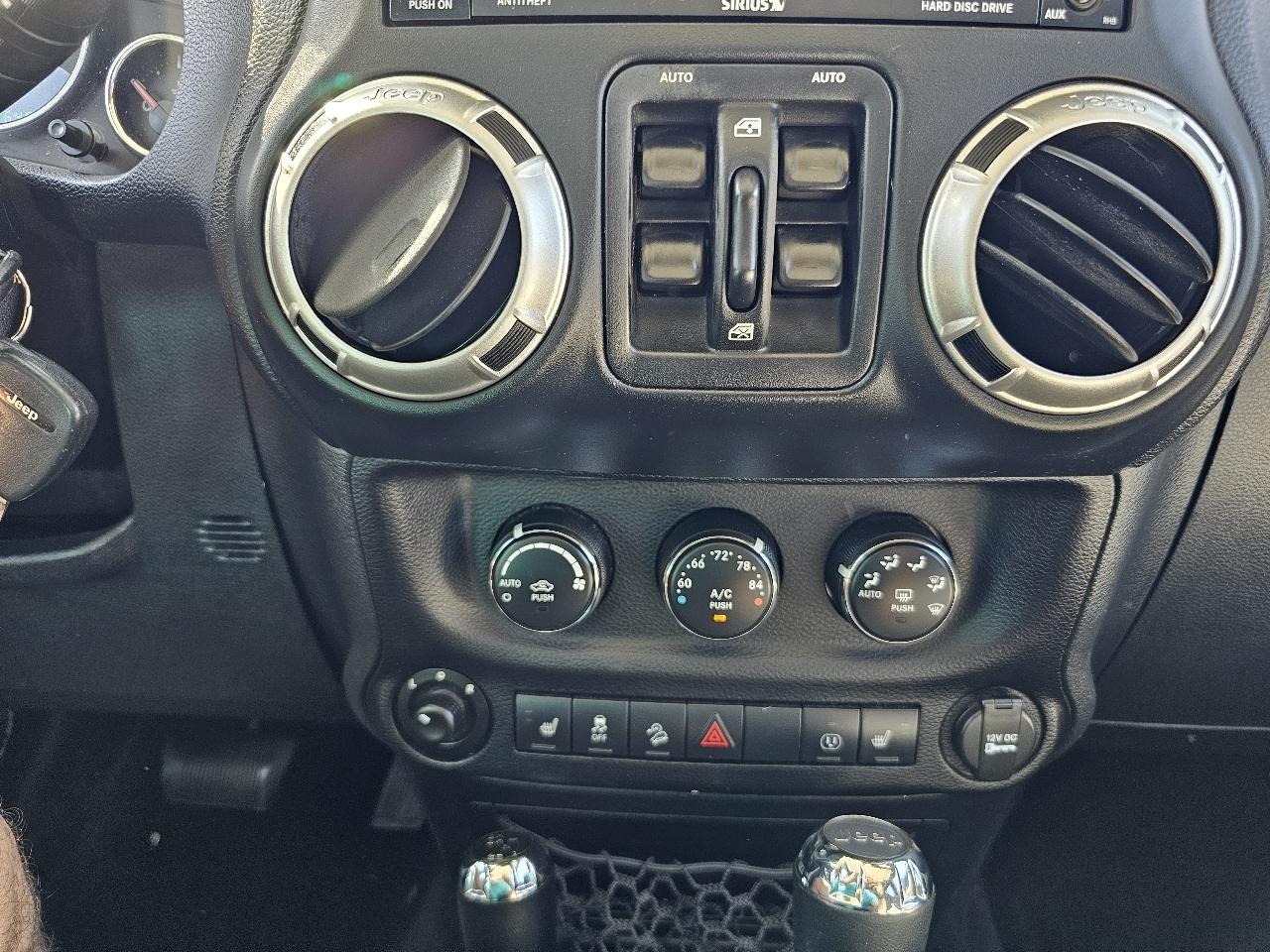 Jeep Wrangler Unlimited Sahara 4WD 2013