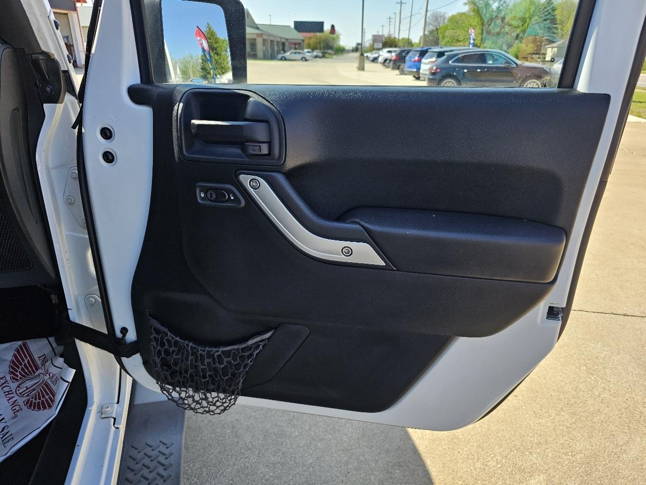 Jeep Wrangler Unlimited Sahara 4WD 2013