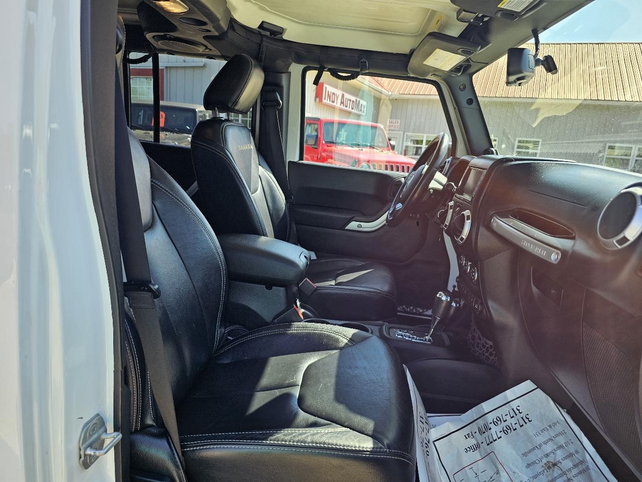 Jeep Wrangler Unlimited Sahara 4WD 2013