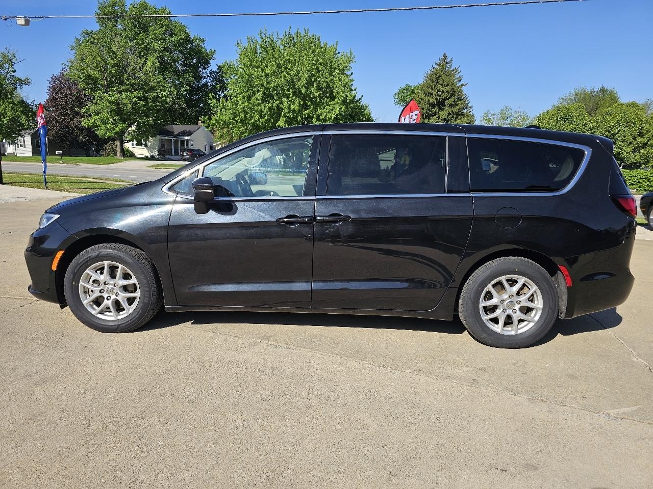 Chrysler Pacifica Touring L 2023