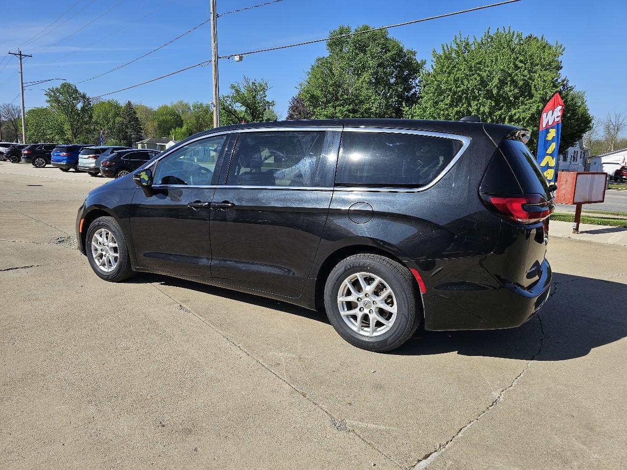 Chrysler Pacifica Touring L 2023