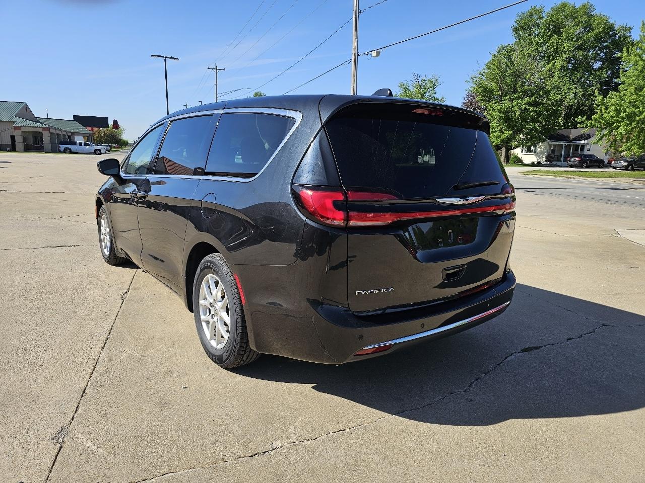 Chrysler Pacifica Touring L 2023