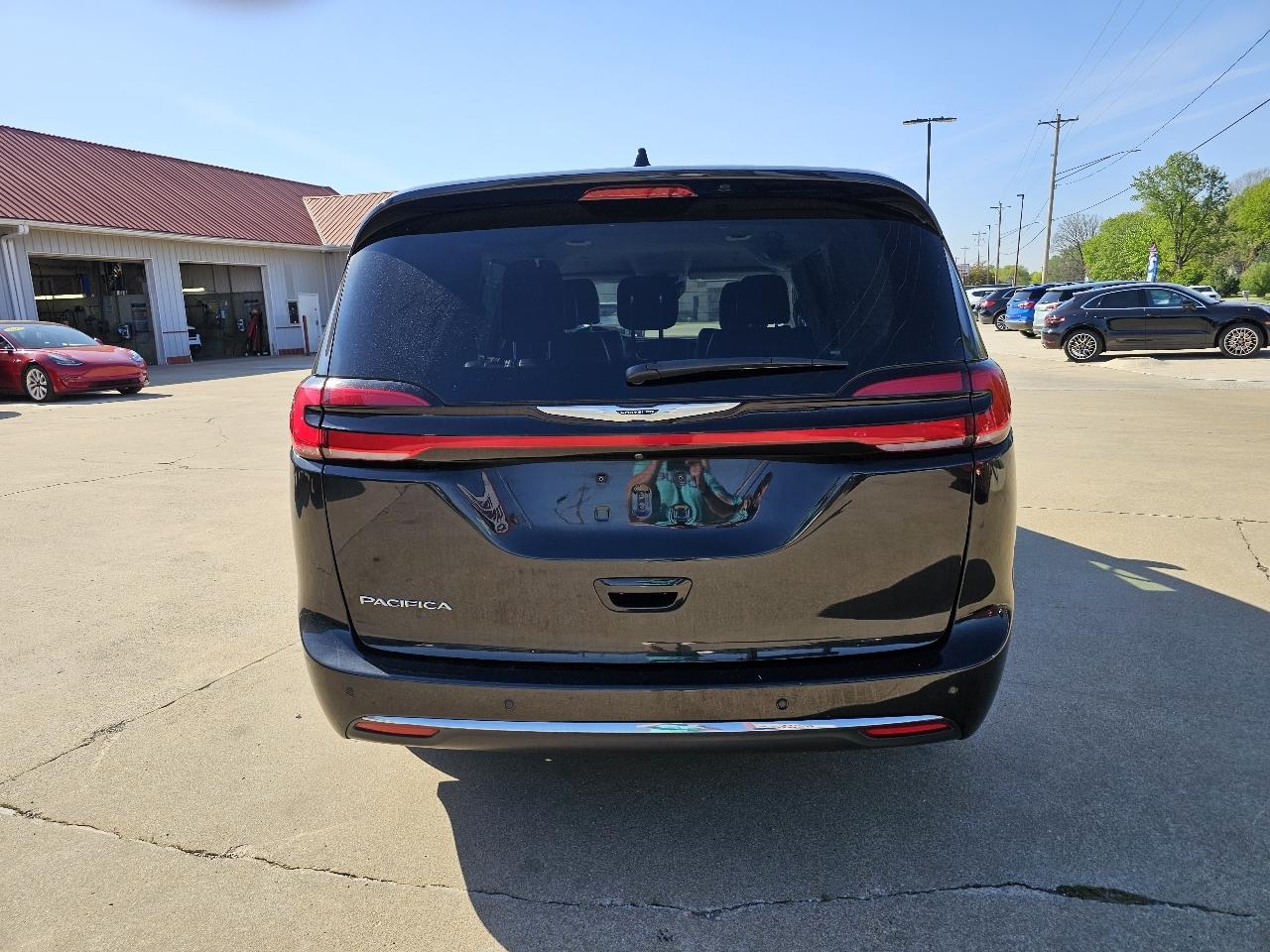 Chrysler Pacifica Touring L 2023