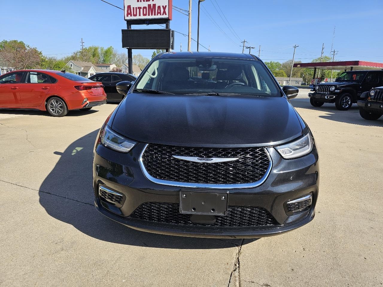 Chrysler Pacifica Touring L 2023
