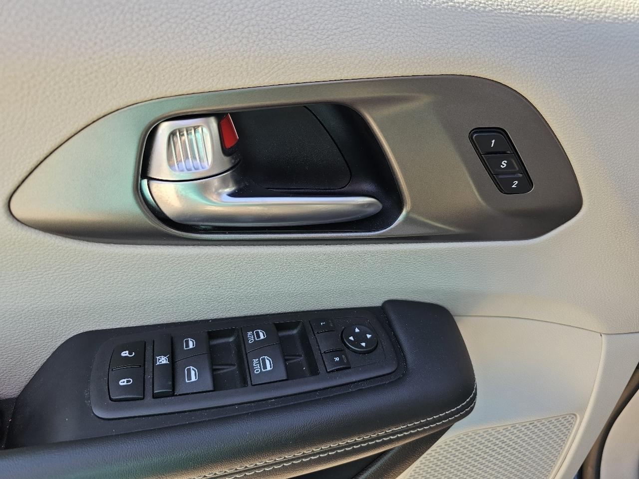 Chrysler Pacifica Touring L 2023