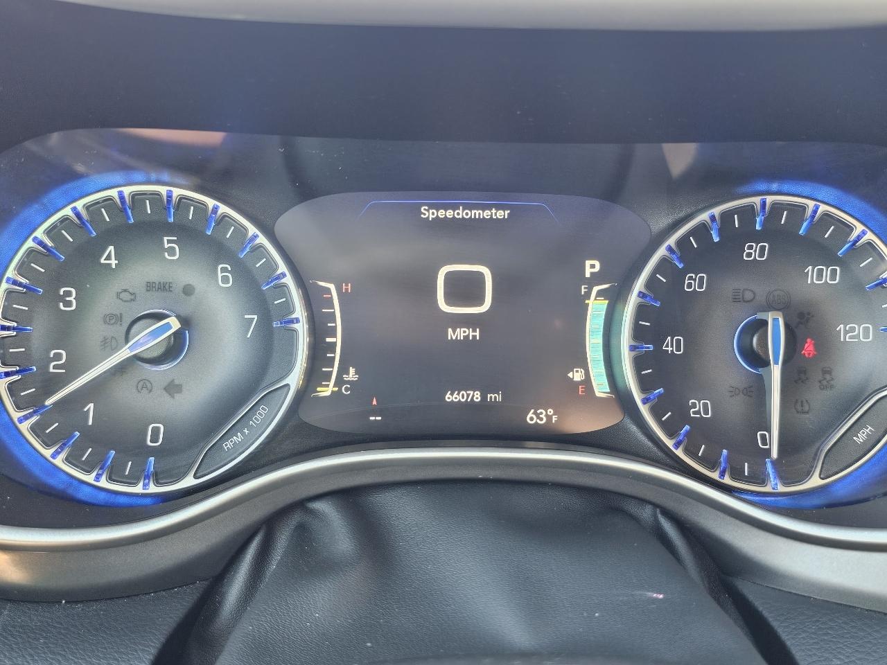 Chrysler Pacifica Touring L 2023