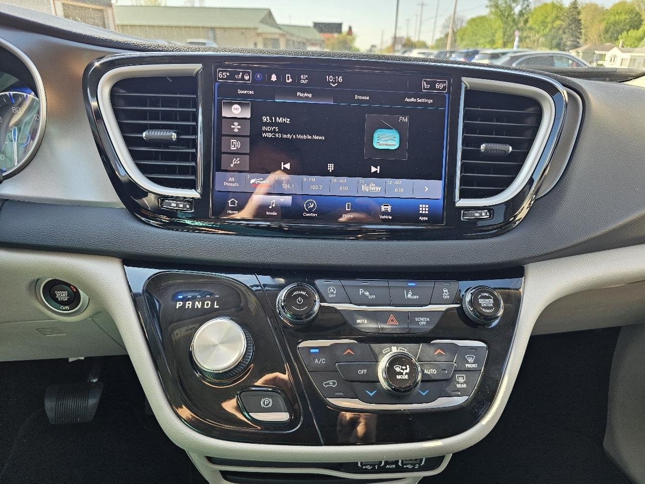 Chrysler Pacifica Touring L 2023