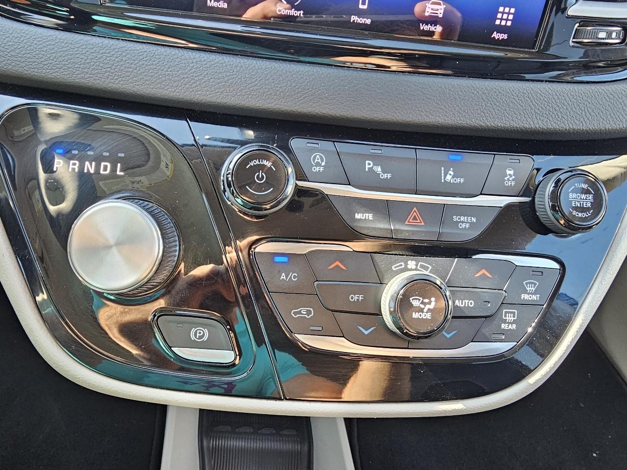 Chrysler Pacifica Touring L 2023