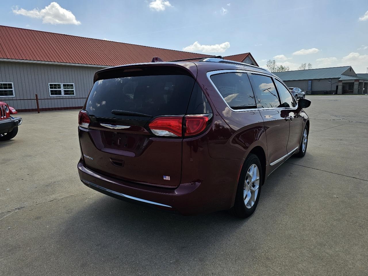 Chrysler Pacifica Touring-L Plus 2019