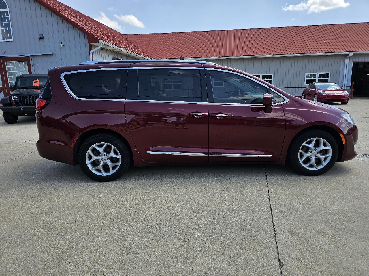 Chrysler Pacifica Touring-L Plus 2019