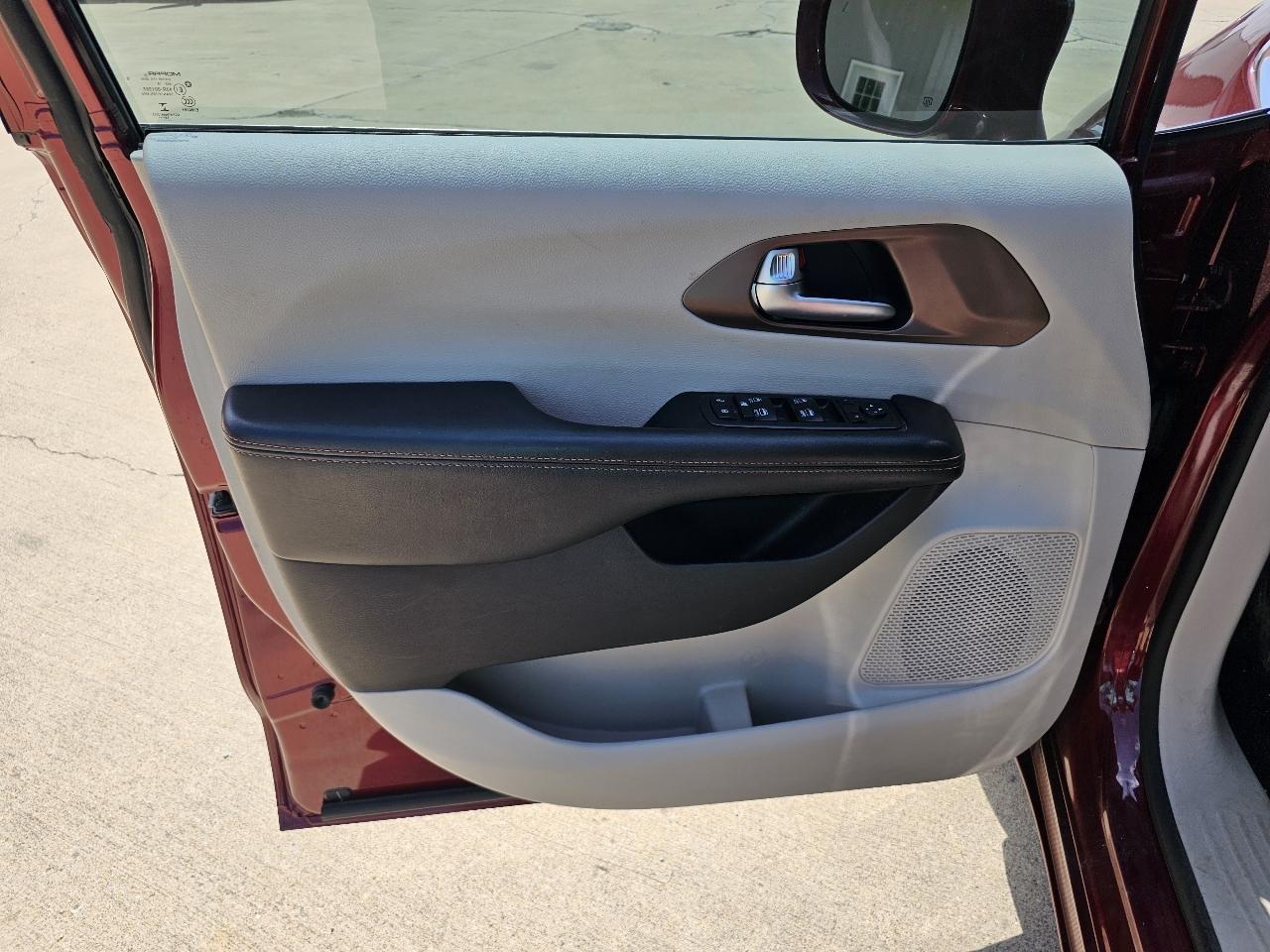 Chrysler Pacifica Touring-L Plus 2019