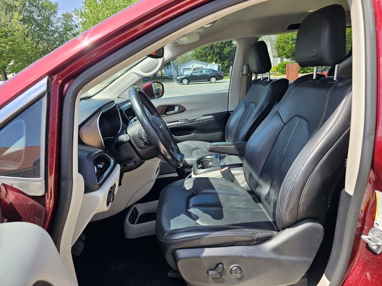 Chrysler Pacifica Touring-L Plus 2019