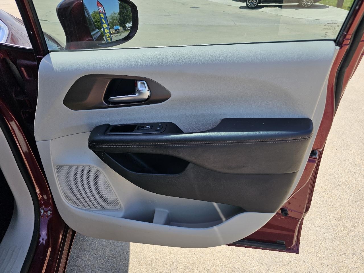 Chrysler Pacifica Touring-L Plus 2019