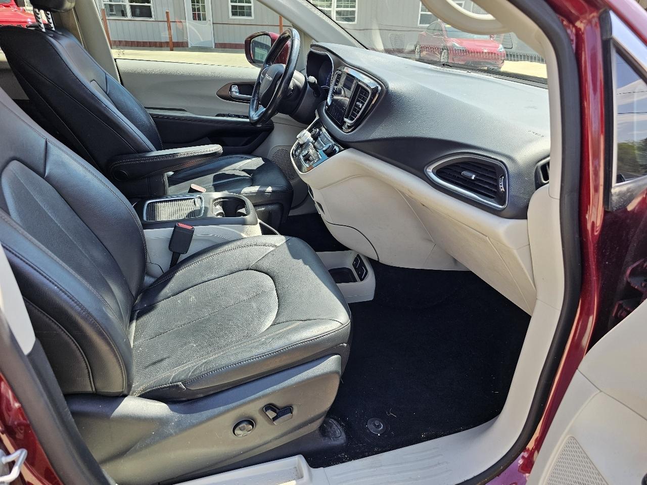 Chrysler Pacifica Touring-L Plus 2019