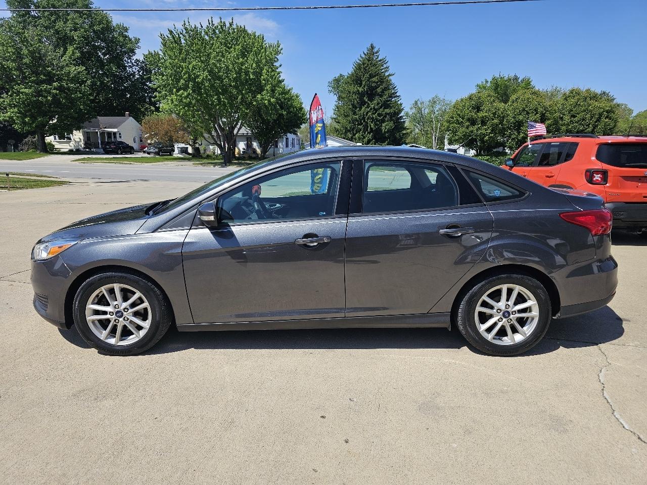 Ford Focus SE Sedan 2016