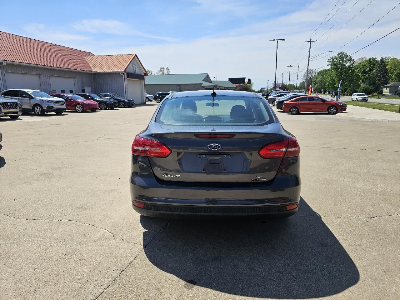 Ford Focus SE Sedan 2016