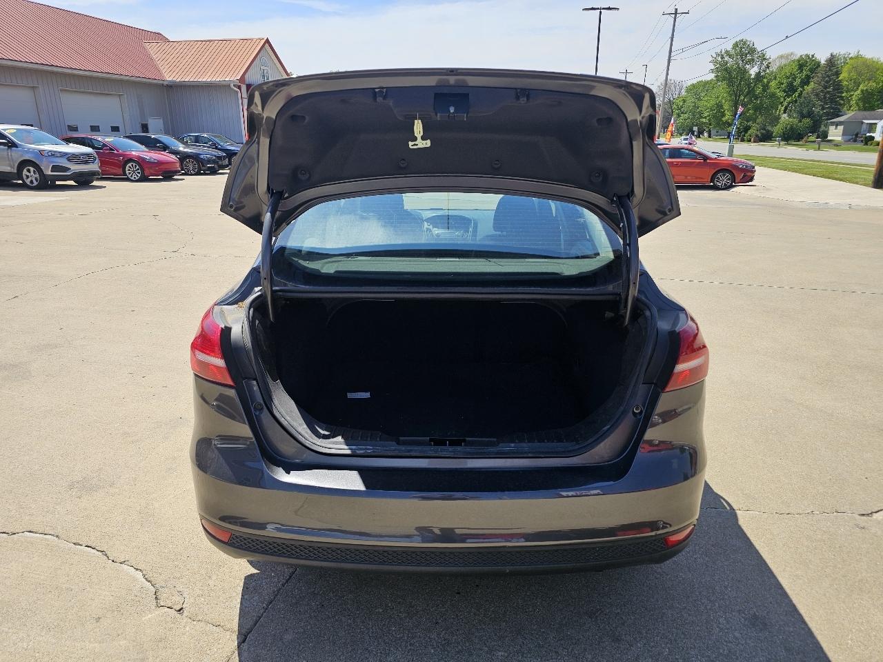 Ford Focus SE Sedan 2016