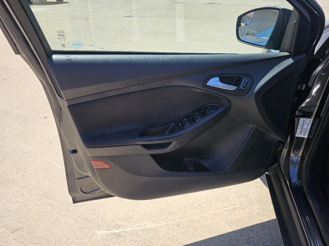 Ford Focus SE Sedan 2016