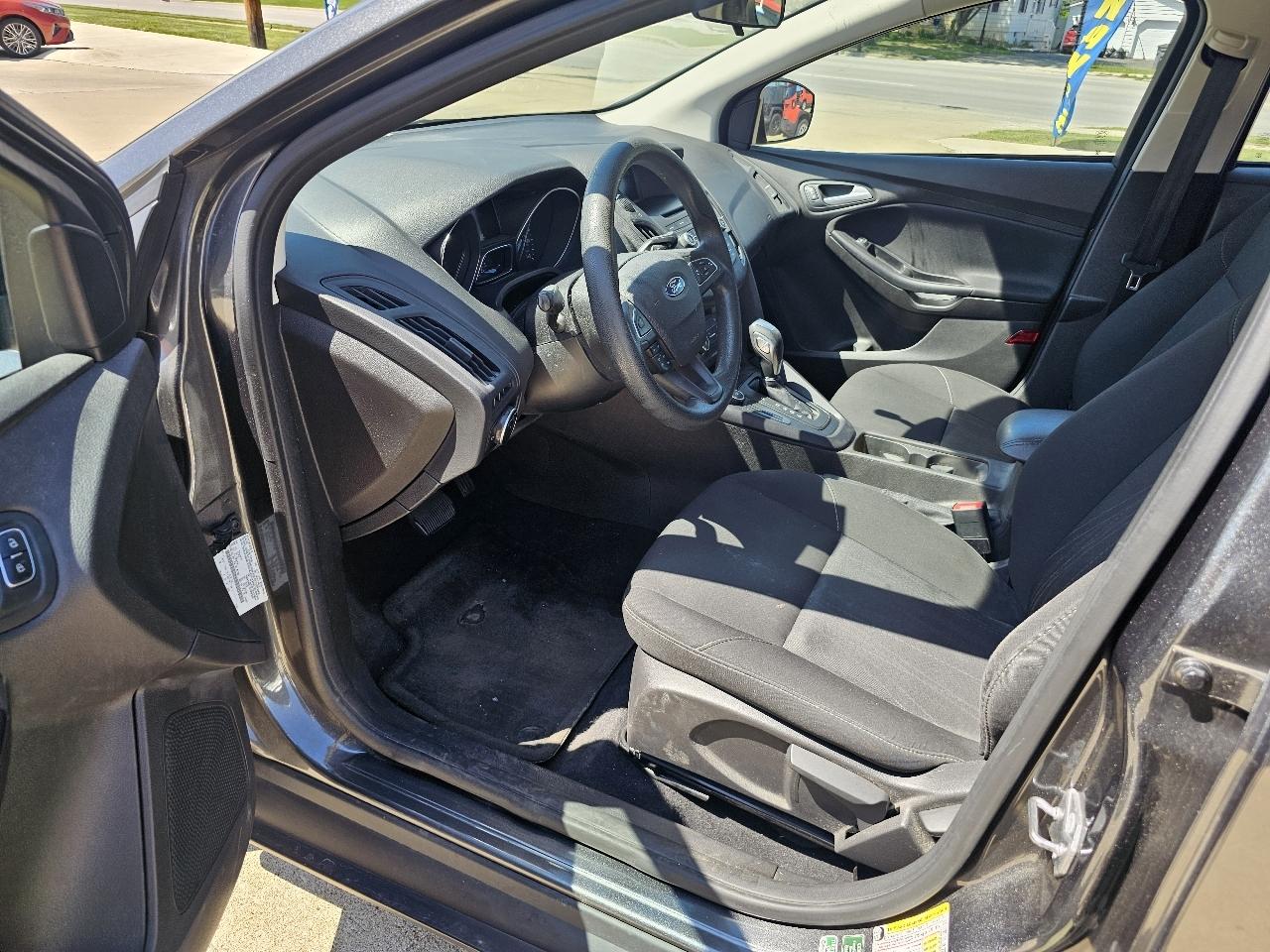 Ford Focus SE Sedan 2016
