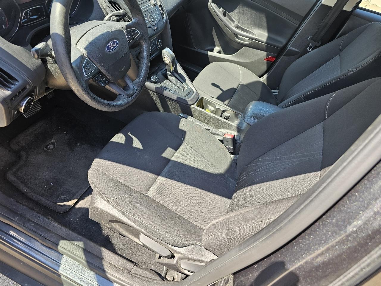 Ford Focus SE Sedan 2016